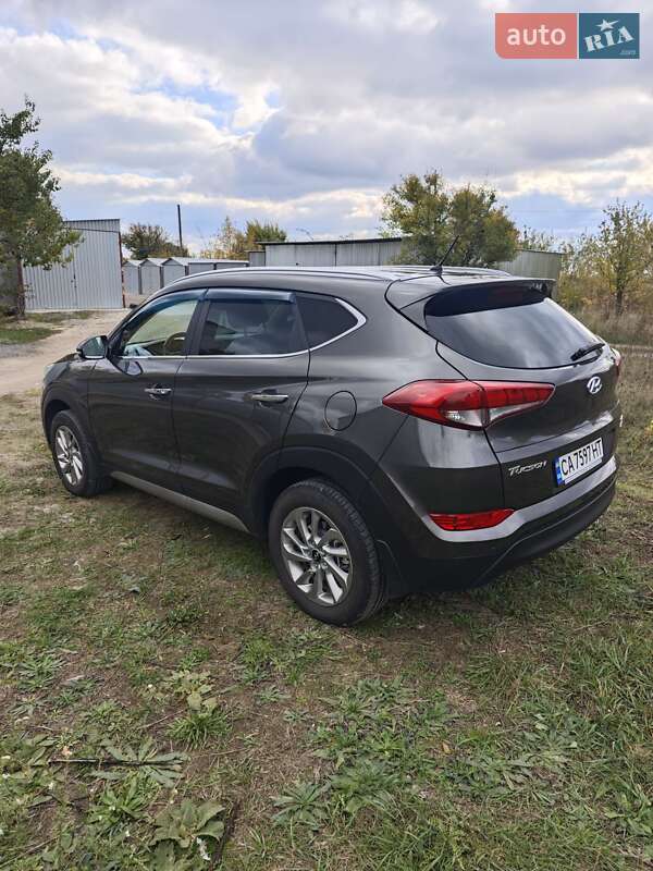 Позашляховик / Кросовер Hyundai Tucson 2016 в Смілі