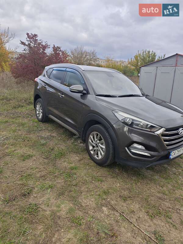 Позашляховик / Кросовер Hyundai Tucson 2016 в Смілі