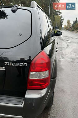 Позашляховик / Кросовер Hyundai Tucson 2006 в  фото 11 Позашляховик / Кросовер Hyundai Tucson 2006 в