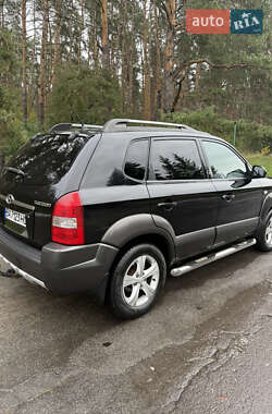 Позашляховик / Кросовер Hyundai Tucson 2006 в  фото 10 Позашляховик / Кросовер Hyundai Tucson 2006 в