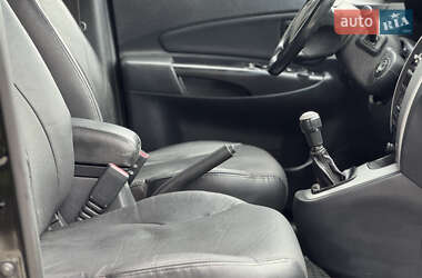 Внедорожник / Кроссовер Hyundai Tucson 2006 в 