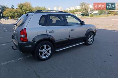 Внедорожник / Кроссовер Hyundai Tucson 2005 в  фото 4 Внедорожник / Кроссовер Hyundai Tucson 2005 в