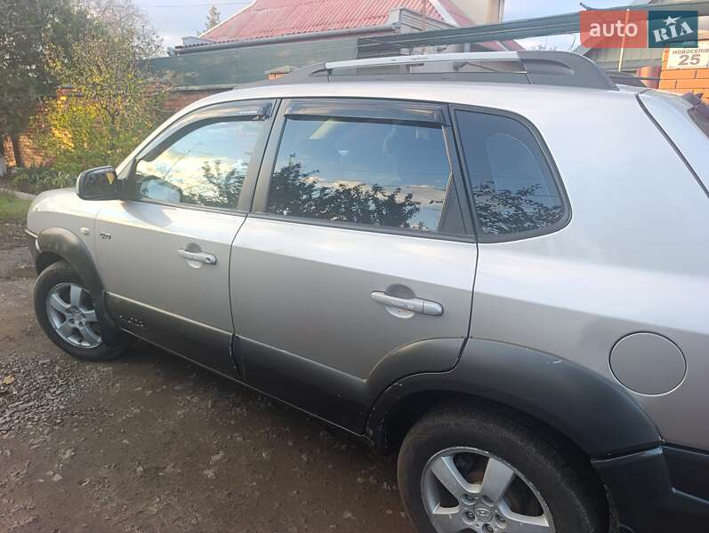Позашляховик / Кросовер Hyundai Tucson 2004 в Роздільній фото 5 Позашляховик / Кросовер Hyundai Tucson 2004 в Роздільній