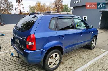 Позашляховик / Кросовер Hyundai Tucson 2004 в  фото 6 Позашляховик / Кросовер Hyundai Tucson 2004 в
