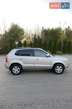 Внедорожник / Кроссовер Hyundai Tucson 2008 в 