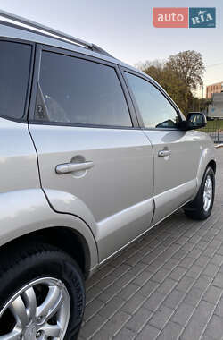 Внедорожник / Кроссовер Hyundai Tucson 2008 в 