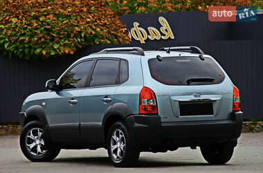 Внедорожник / Кроссовер Hyundai Tucson 2009 в 