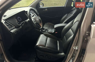 Внедорожник / Кроссовер Hyundai Tucson 2016 в 