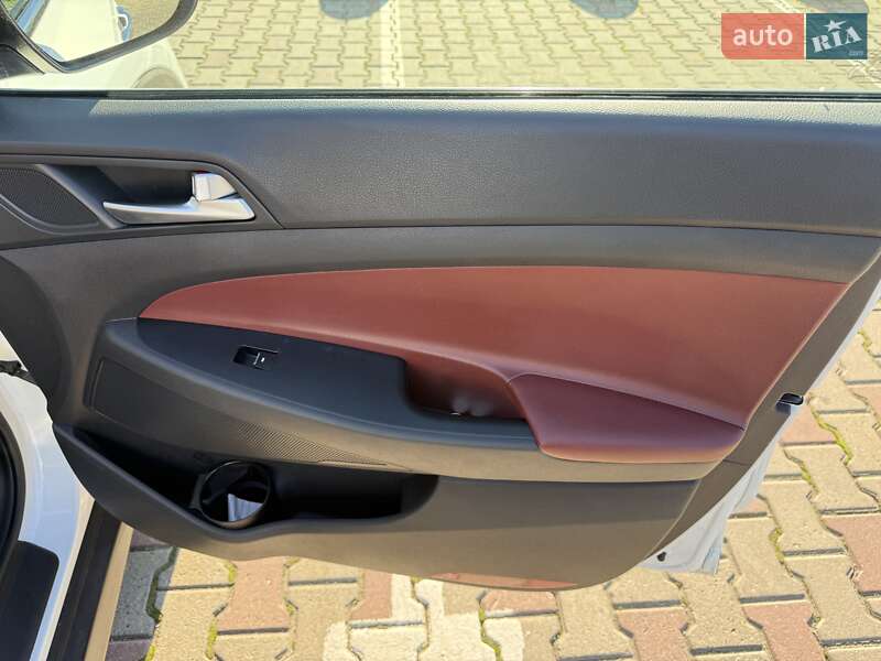 Внедорожник / Кроссовер Hyundai Tucson 2016 в Одессе