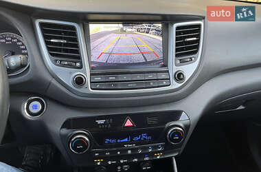 Внедорожник / Кроссовер Hyundai Tucson 2017 в 