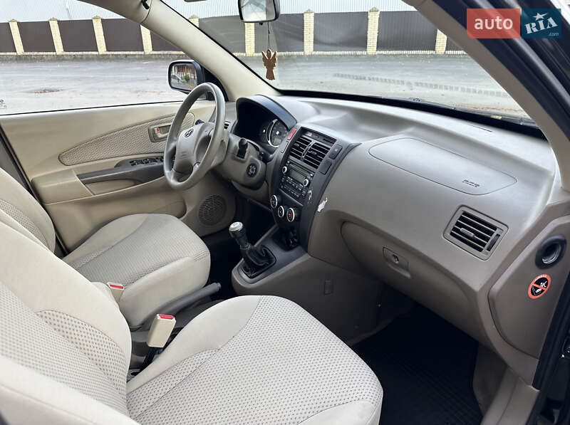 Позашляховик / Кросовер Hyundai Tucson 2009 в Брошневі-Облозі фото 17 Позашляховик / Кросовер Hyundai Tucson 2009 в Брошневі-Облозі