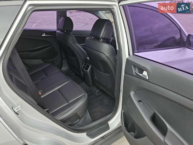 Позашляховик / Кросовер Hyundai Tucson 2015 в Дніпрі