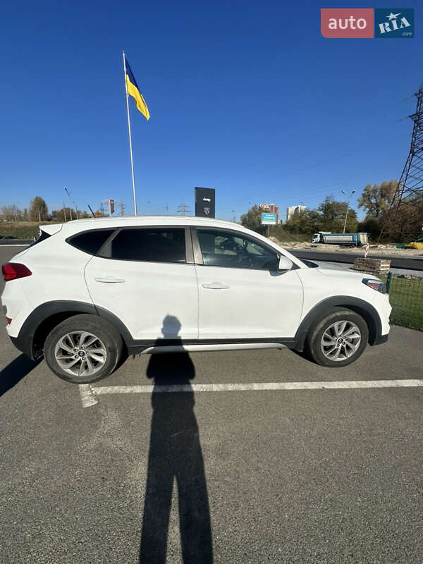 Внедорожник / Кроссовер Hyundai Tucson 2016 в Киеве фото 9 Внедорожник / Кроссовер Hyundai Tucson 2016 в Киеве