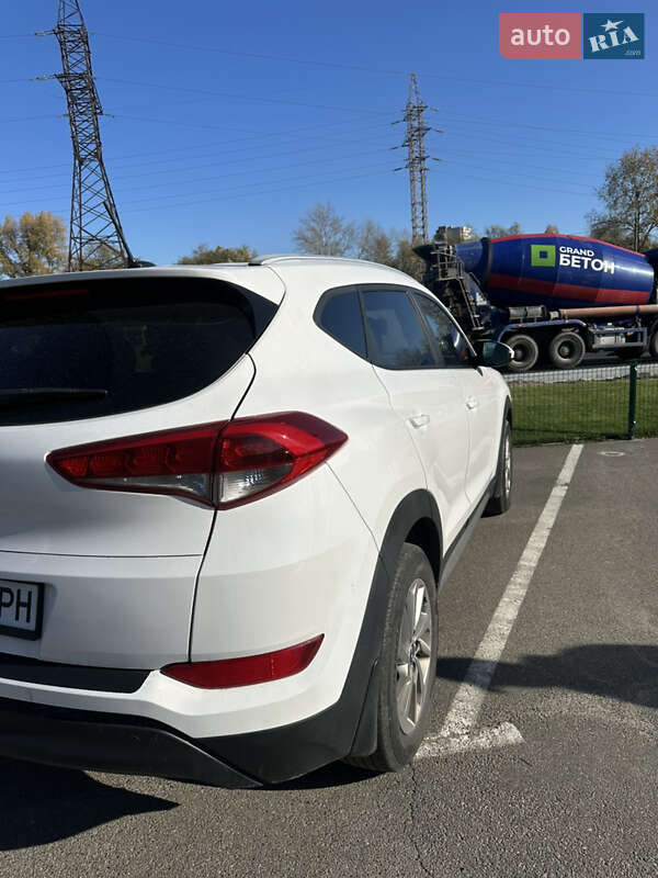 Внедорожник / Кроссовер Hyundai Tucson 2016 в Киеве фото 25 Внедорожник / Кроссовер Hyundai Tucson 2016 в Киеве