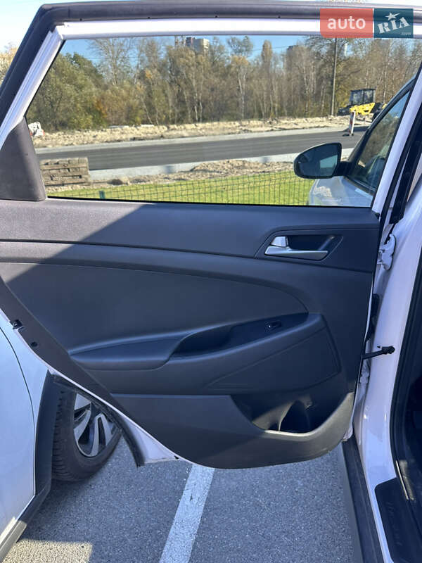 Внедорожник / Кроссовер Hyundai Tucson 2016 в Киеве фото 32 Внедорожник / Кроссовер Hyundai Tucson 2016 в Киеве