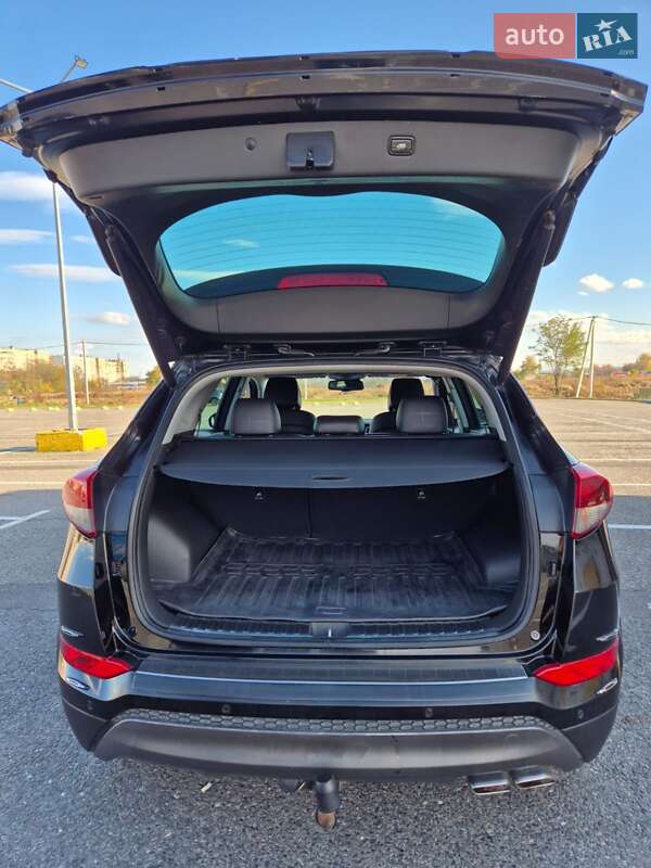 Позашляховик / Кросовер Hyundai Tucson 2016 в Чернівцях