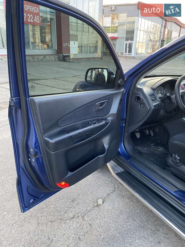 Внедорожник / Кроссовер Hyundai Tucson 2010 в Харькове