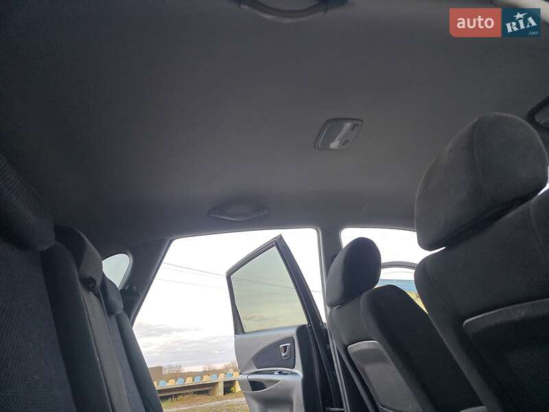 Внедорожник / Кроссовер Hyundai Tucson 2009 в Гусятине фото 39 Внедорожник / Кроссовер Hyundai Tucson 2009 в Гусятине