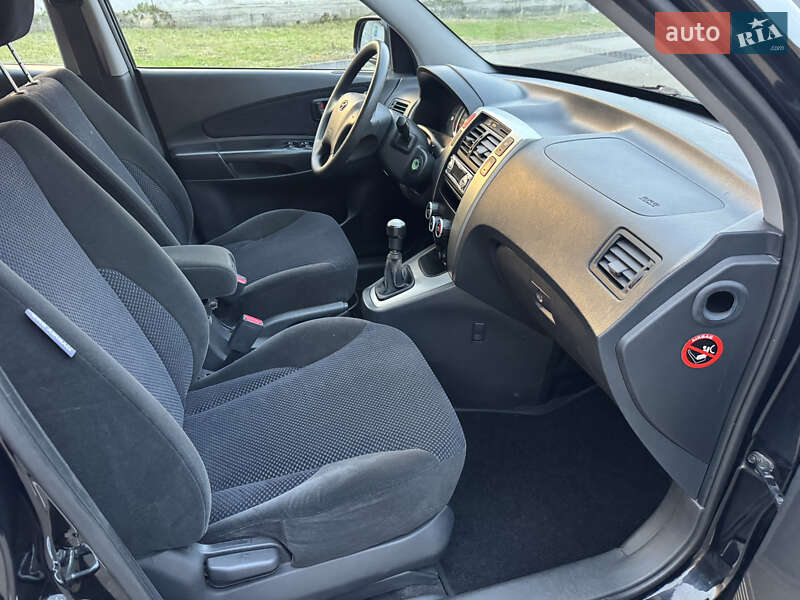 Позашляховик / Кросовер Hyundai Tucson 2009 в Києві