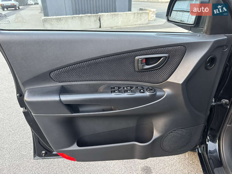 Позашляховик / Кросовер Hyundai Tucson 2009 в Києві