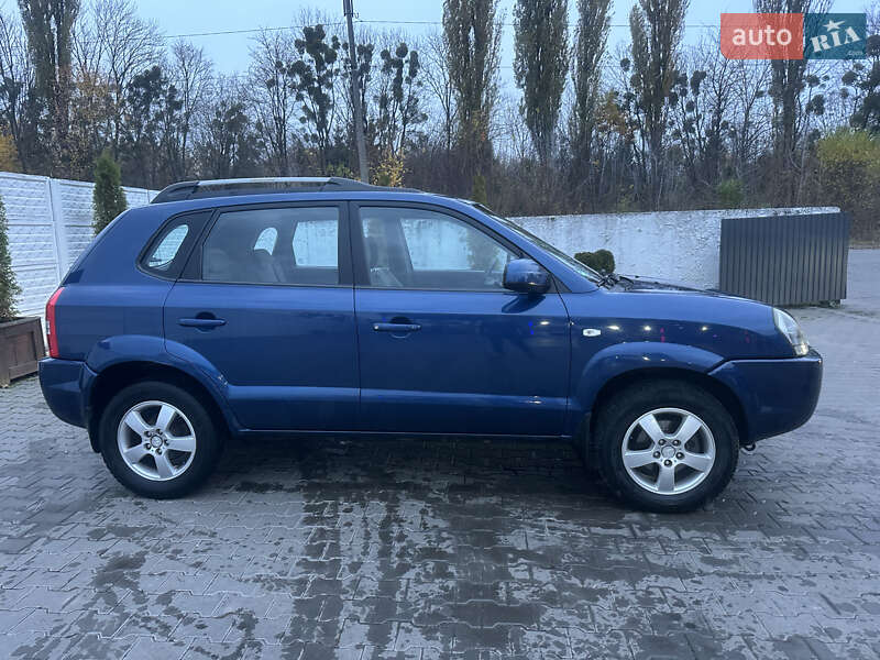 Внедорожник / Кроссовер Hyundai Tucson 2004 в Хмельнике