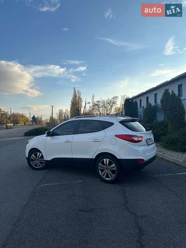 Внедорожник / Кроссовер Hyundai Tucson 2014 в Новомосковске фото 11 Внедорожник / Кроссовер Hyundai Tucson 2014 в Новомосковске