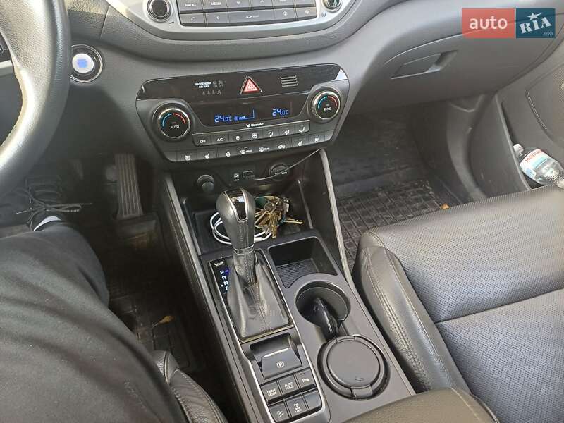 Внедорожник / Кроссовер Hyundai Tucson 2016 в Сумах