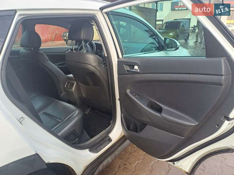 Внедорожник / Кроссовер Hyundai Tucson 2016 в Сумах