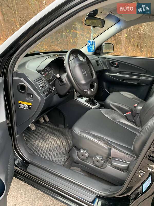 Позашляховик / Кросовер Hyundai Tucson 2006 в Тернополі фото 10 Позашляховик / Кросовер Hyundai Tucson 2006 в Тернополі
