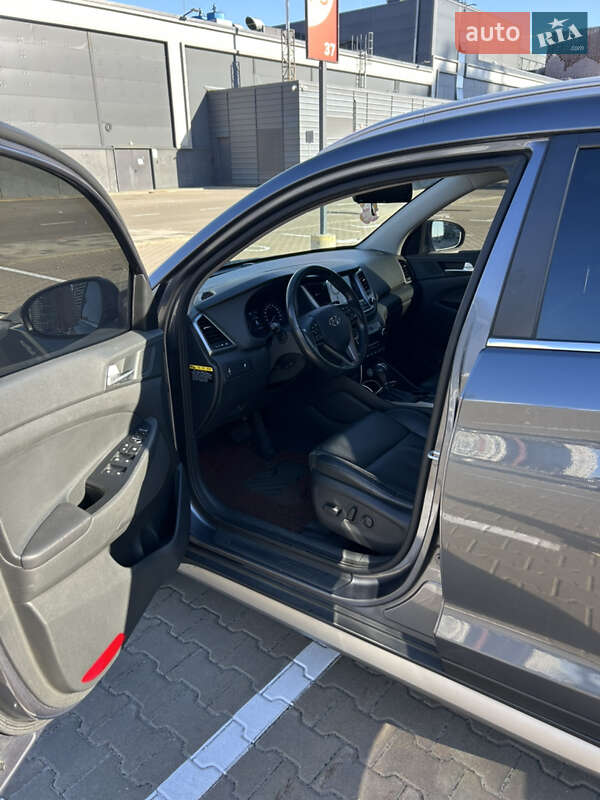 Внедорожник / Кроссовер Hyundai Tucson 2016 в Киеве