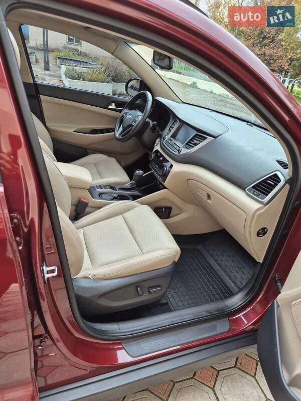 Внедорожник / Кроссовер Hyundai Tucson 2015 в Черноморске