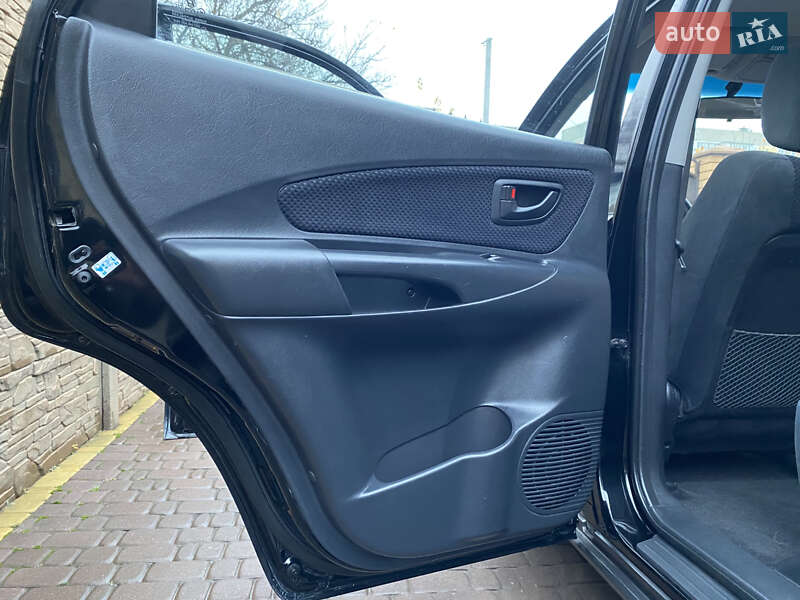 Внедорожник / Кроссовер Hyundai Tucson 2006 в Чернигове фото 35 Внедорожник / Кроссовер Hyundai Tucson 2006 в Чернигове