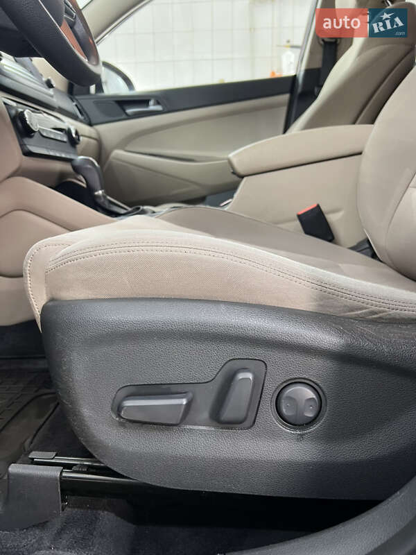 Внедорожник / Кроссовер Hyundai Tucson 2017 в Киеве