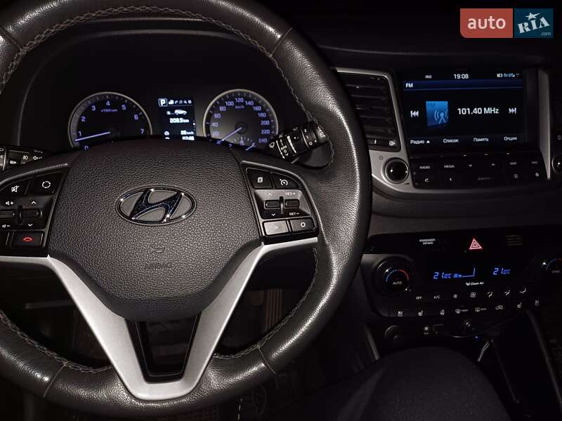 Позашляховик / Кросовер Hyundai Tucson 2016 в Сумах