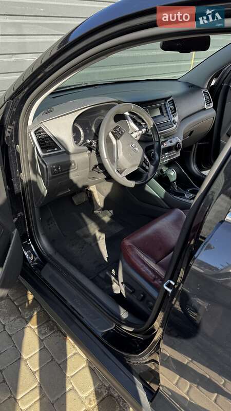 Внедорожник / Кроссовер Hyundai Tucson 2016 в Киеве