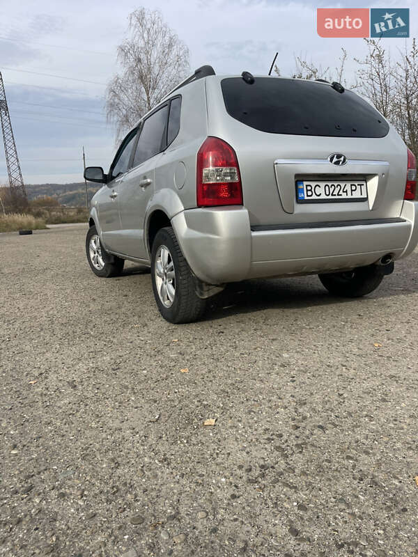 Внедорожник / Кроссовер Hyundai Tucson 2008 в Новом Роздоле