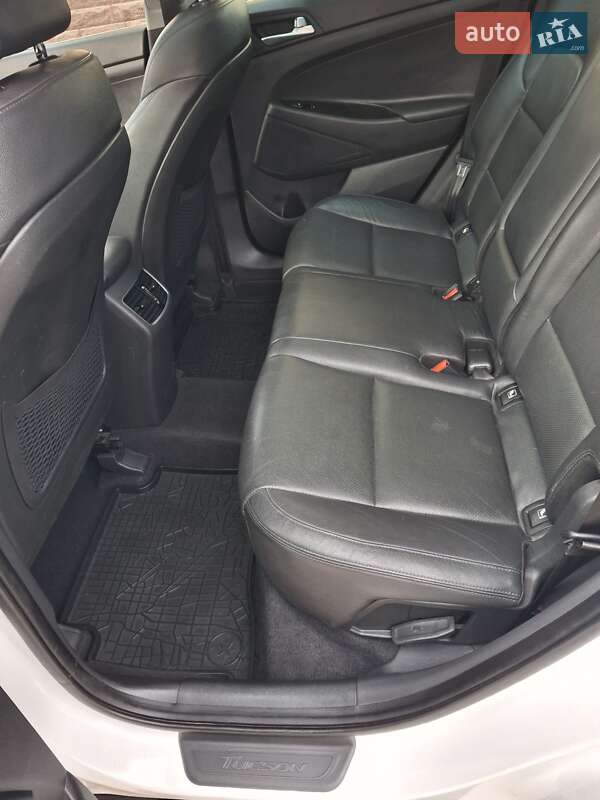 Внедорожник / Кроссовер Hyundai Tucson 2017 в Ивано-Франковске