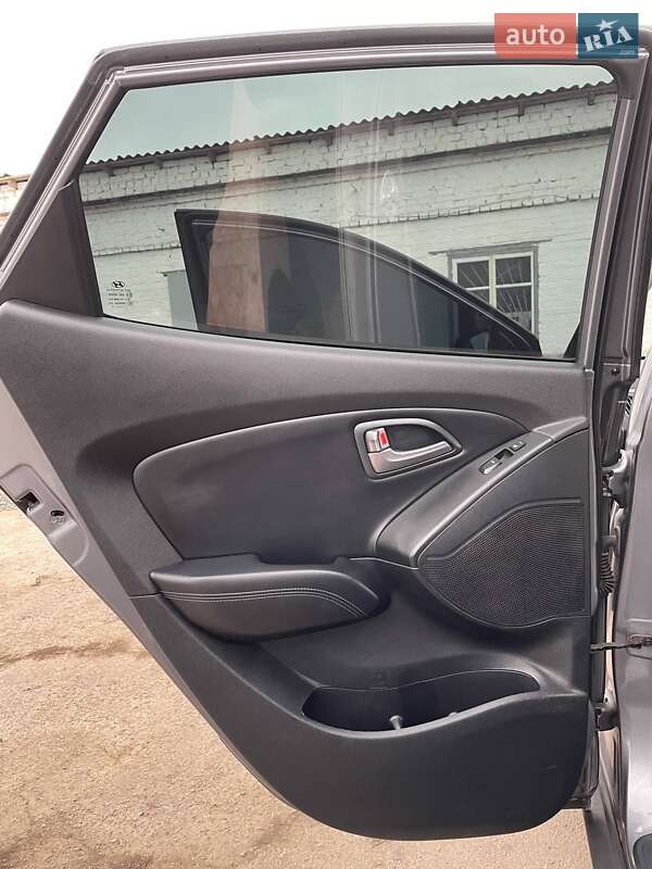 Внедорожник / Кроссовер Hyundai Tucson 2015 в Зеленодольской