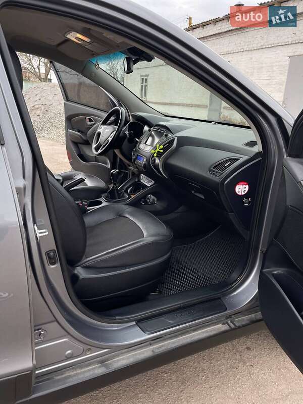 Внедорожник / Кроссовер Hyundai Tucson 2015 в Зеленодольской