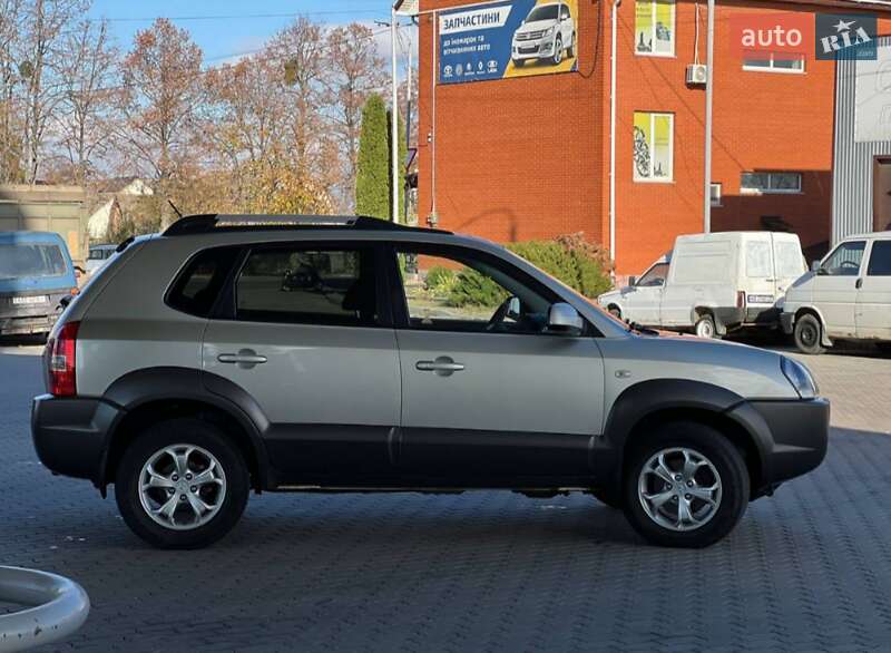 Внедорожник / Кроссовер Hyundai Tucson 2010 в Гайсине фото 3 Внедорожник / Кроссовер Hyundai Tucson 2010 в Гайсине