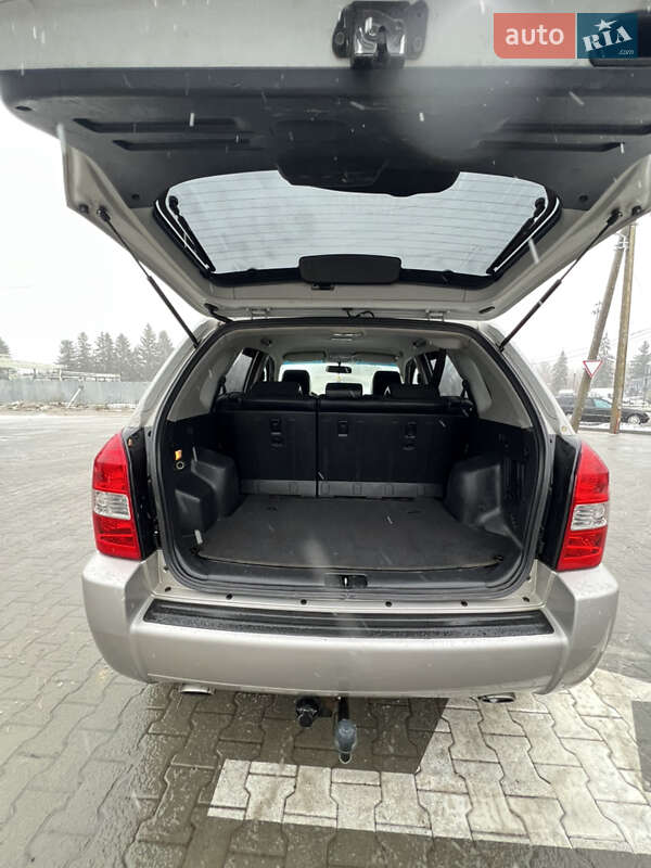 Позашляховик / Кросовер Hyundai Tucson 2006 в Старому Самборі фото 33 Позашляховик / Кросовер Hyundai Tucson 2006 в Старому Самборі