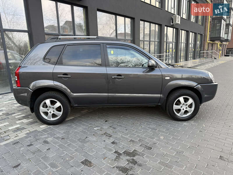 Позашляховик / Кросовер Hyundai Tucson 2009 в Полтаві