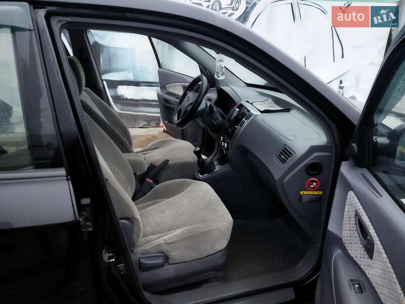 Позашляховик / Кросовер Hyundai Tucson 2004 в Томашполі