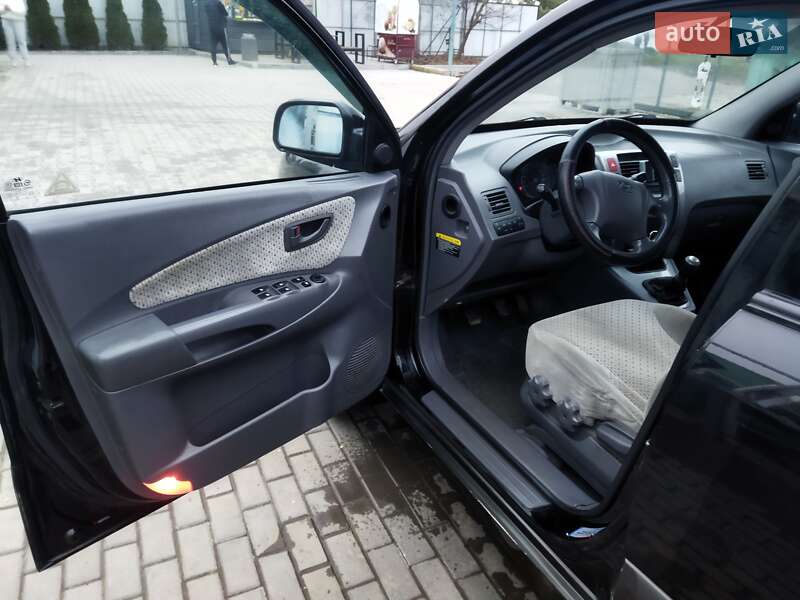 Позашляховик / Кросовер Hyundai Tucson 2004 в Томашполі