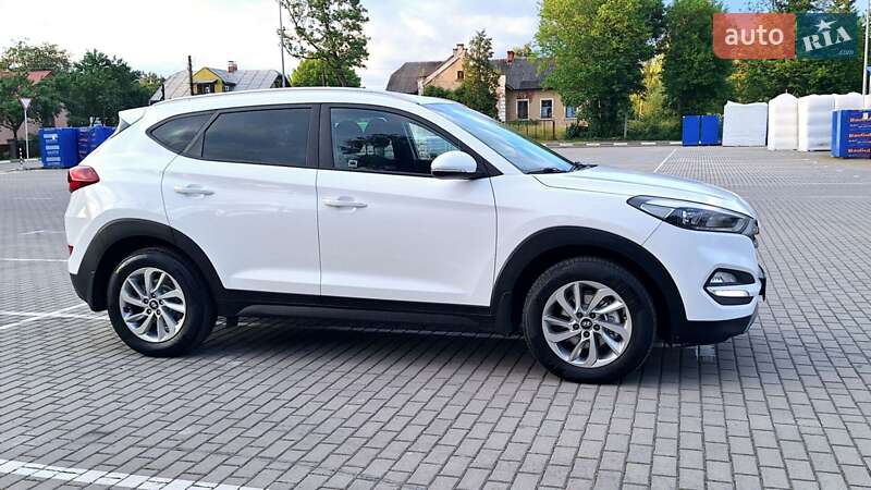 Позашляховик / Кросовер Hyundai Tucson 2016 в Коломиї