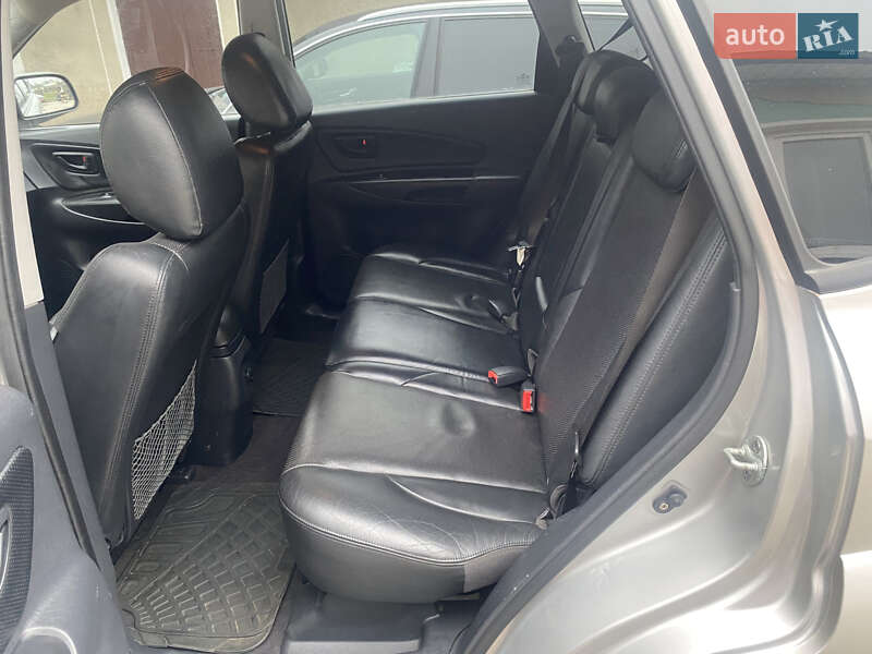 Позашляховик / Кросовер Hyundai Tucson 2010 в Луцьку фото 8 Позашляховик / Кросовер Hyundai Tucson 2010 в Луцьку