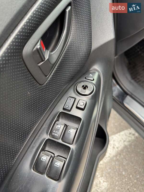 Позашляховик / Кросовер Hyundai Tucson 2009 в Харкові фото 14 Позашляховик / Кросовер Hyundai Tucson 2009 в Харкові