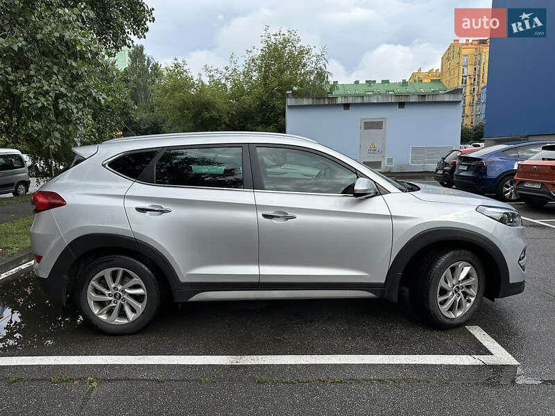 Внедорожник / Кроссовер Hyundai Tucson 2016 в Киеве