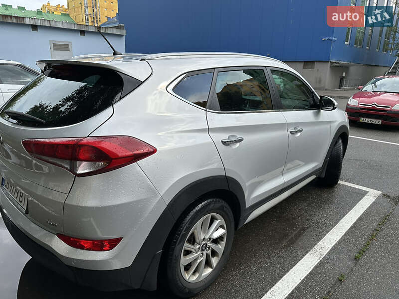 Внедорожник / Кроссовер Hyundai Tucson 2016 в Киеве