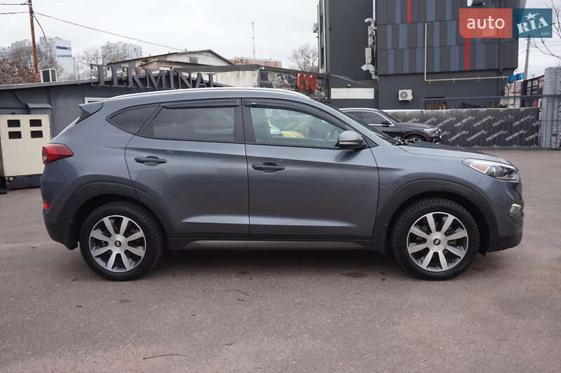 Позашляховик / Кросовер Hyundai Tucson 2015 в Одесі